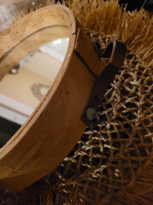 Miroir tamis sur set dentelle de paille