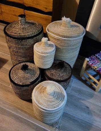 Boite berbere à couvercle pompon différentes tailles et couleurs