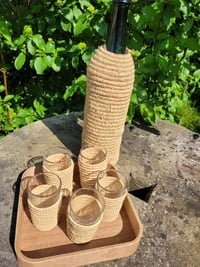 service à thé protection raphia tressé avec cache bouteille eau