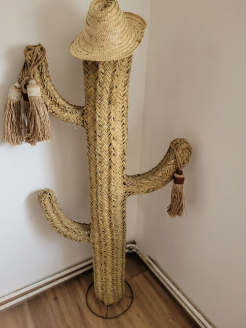 Cactus à 3 branches en paille de doum tressée sur armature en fer forgé
